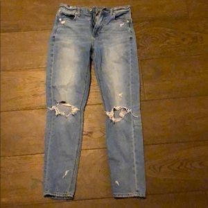 AMERICAN EAGLE JEANS